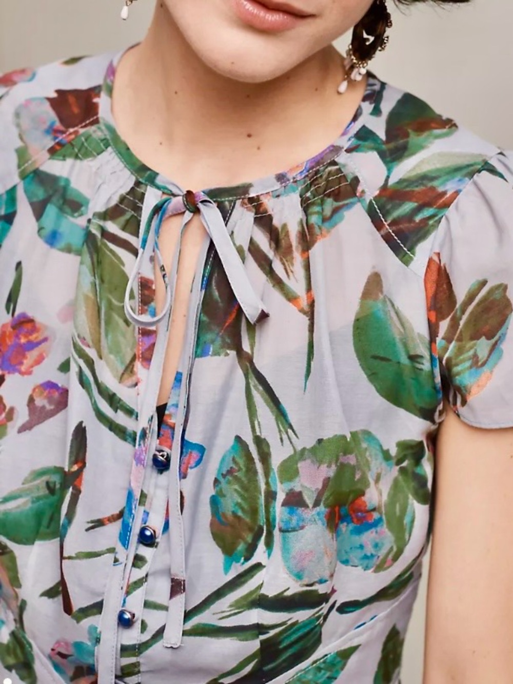 Anthropologie Floreat Amarillo Cinch-Waist Floral Silk Top Light Grey size 12 - Picture 7 of 8